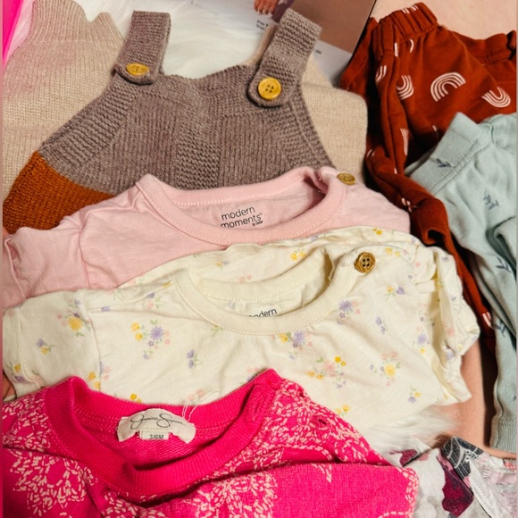 0-6 Months •BUNDLE DEAL• - Picture 7 of 16